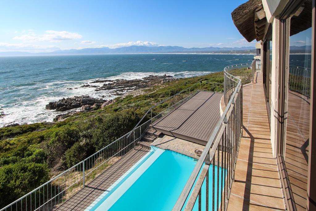 Whale Huys Luxury Oceanfront Eco Villa คานสบาย ห้อง รูปภาพ