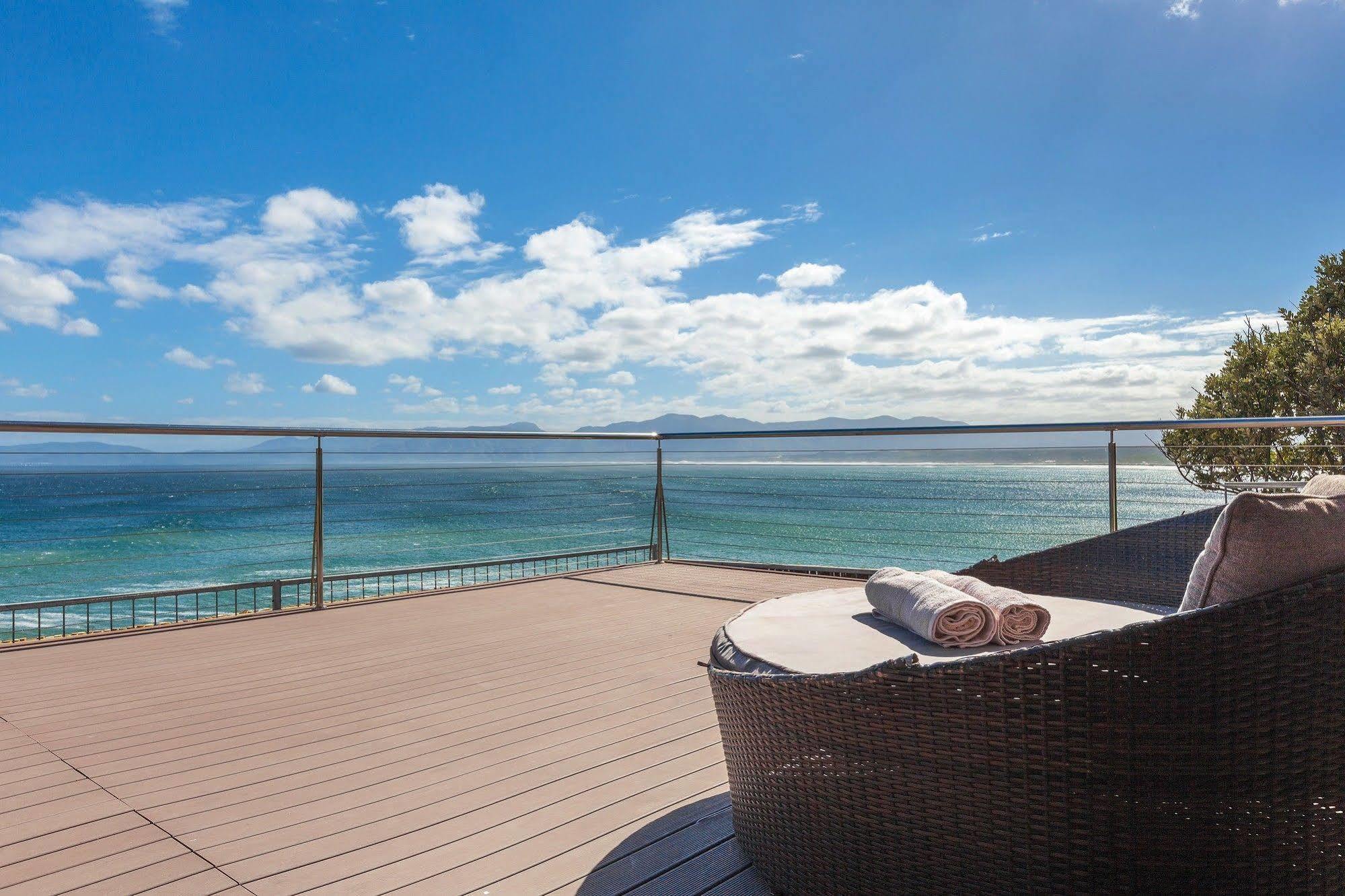 Whale Huys Luxury Oceanfront Eco Villa คานสบาย ภายนอก รูปภาพ