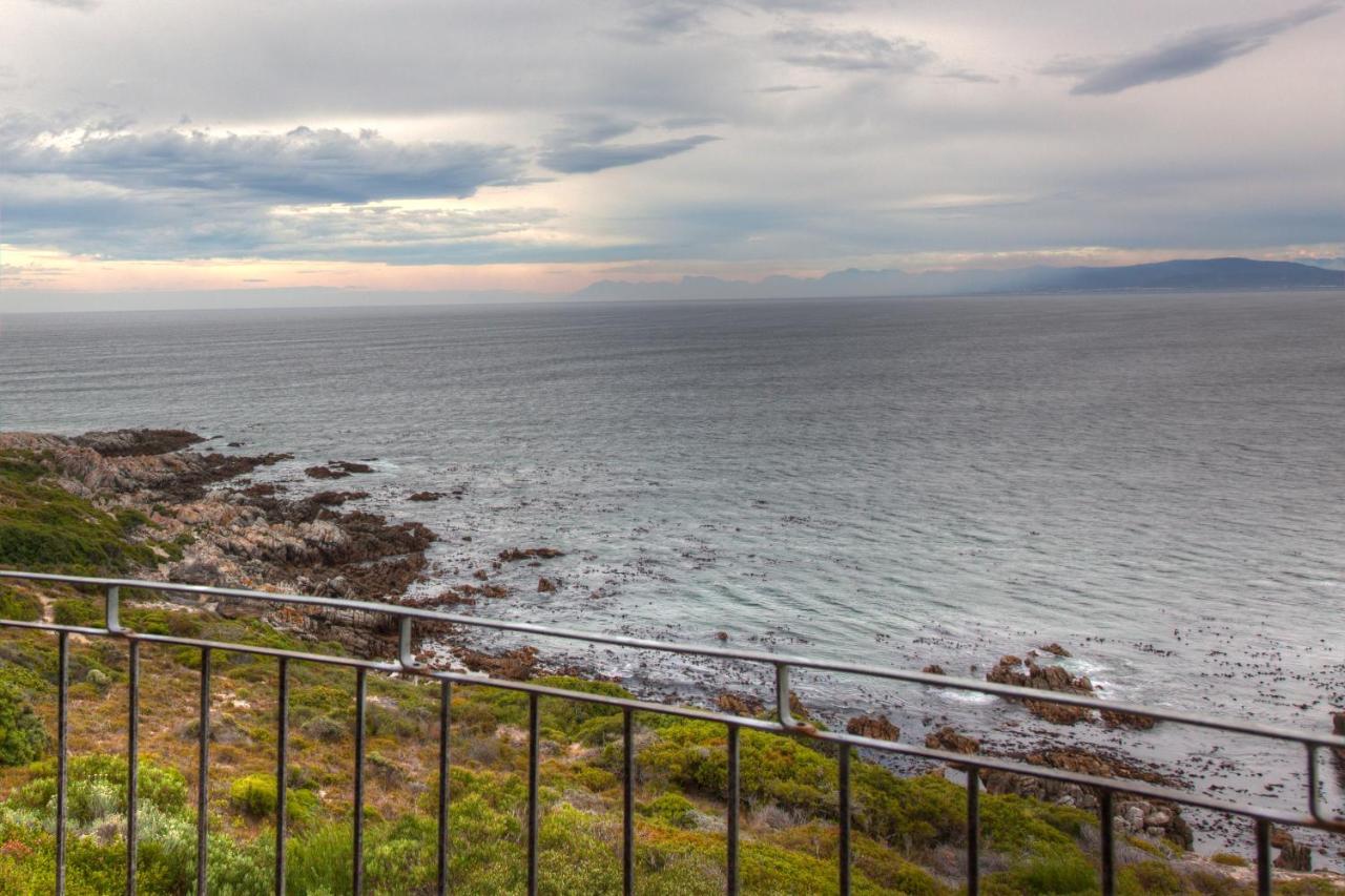 Whale Huys Luxury Oceanfront Eco Villa คานสบาย ภายนอก รูปภาพ